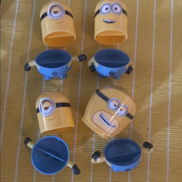 Minions Figurine Set of four with removeable parts. - Picture 3 of 3